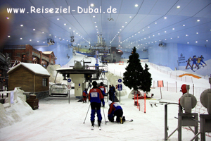 Skifahren in der Emirates Mall